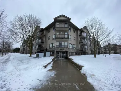 1 JACKSWAY Crescent 319, London North, ON N5X 3T5