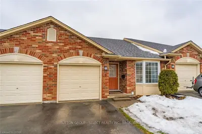 1625 ATTAWANDARON Road 5, London North, ON N6G 3M5
