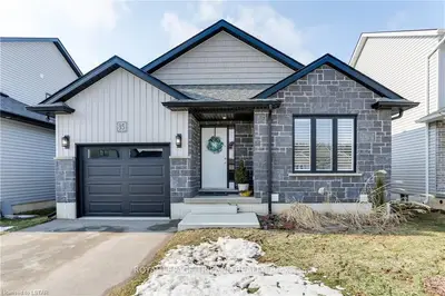 35 Reeves Road, Ingersoll, On N5c 0e1