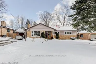 236 DEER PARK Circle, London North, ON N6H 3C1