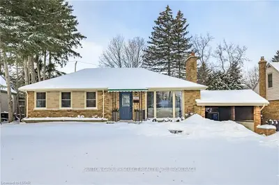 385 FOYSTON Road, London South, ON N6K 2J7