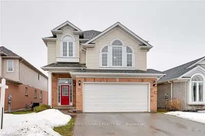724 OAKCROSSING Road, London North, ON N6H 5V9