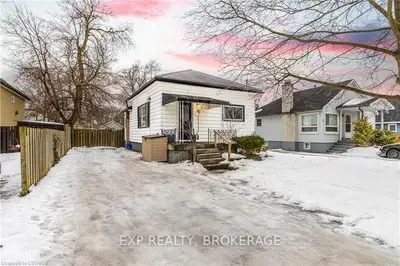 19 LYMAN Street, London East, ON N5Y 1M5