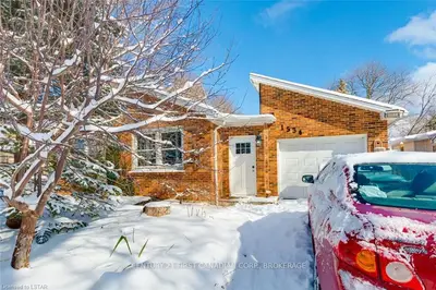 1534 WESTERN Road, London North, ON N6G 1H4
