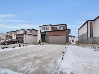 1727 APPLEROCK Avenue, London North, ON N6G 0X7
