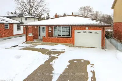 916 WILLOW Drive, London South, ON N6E 1P1