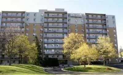 931 WONDERLAND Road S 402, London South, ON N6K 2X6
