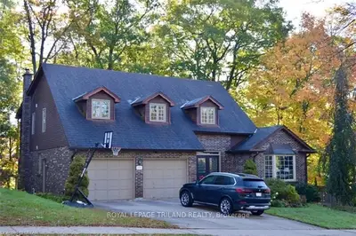 101 TIMBER Drive, London South, ON N6K 3V6