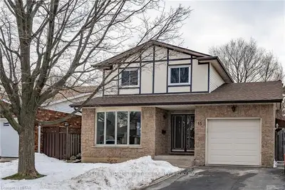 15 SKYLARK Drive, Hamilton, ON L9A 4X9