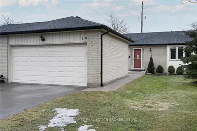 211 PINE VALLEY Drive 10, London South, ON N6J 4W5