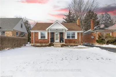 32 DEVONSHIRE Avenue, London South, ON N6C 2H4