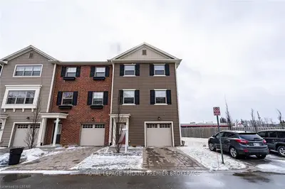 1040 CORONATION Drive 63, London North, ON N6H 0B5