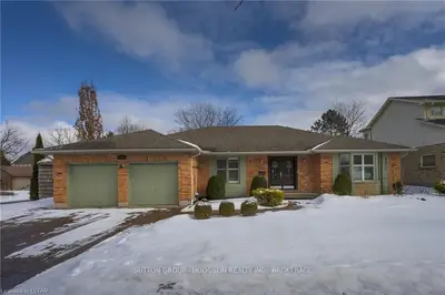 1321 CORLEY Drive N, London North, ON N6G 4L4