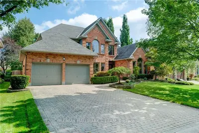 149 GREEN HEDGE Court, London North, ON N6H 5A4
