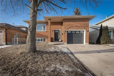 60 GOLFDALE Crescent, London South, ON N6C 5P2