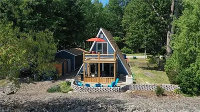 9851 LAKE Road, Kettle Point 44, ON N0N 1J0