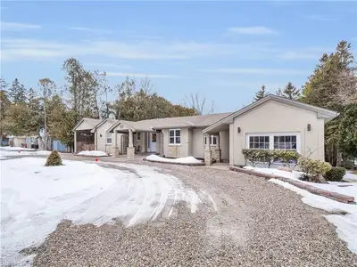 721 COMMISSIONERS Road W, London South, ON N6K 1B6