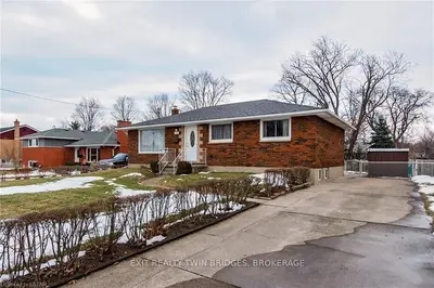 1120 O RAE Avenue, Sarnia, ON N7S 3G9