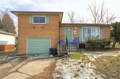 435 CASTLEGROVE Court, London North, ON N6G 1L2