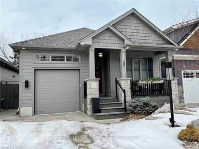 27 WONDER GROVE Court, Lambton Shores, ON N0M 1T0