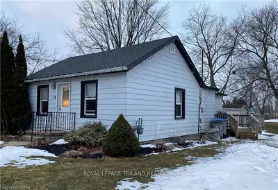 34 EUREKA Street, Lambton Shores, ON N0N 1J0