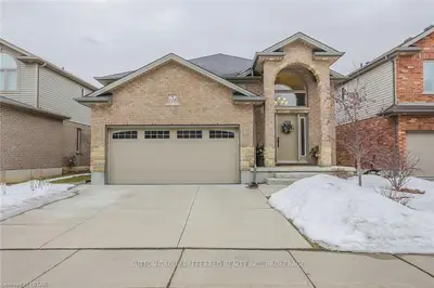 118 TANOAK Drive, London North, ON N6G 5R3