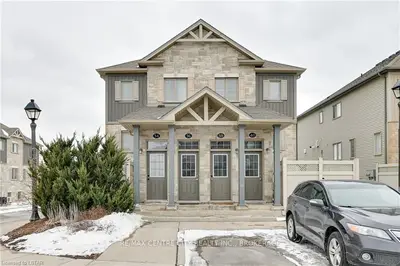 3200 SINGLETON Avenue 36, London South, ON N6L 0C7