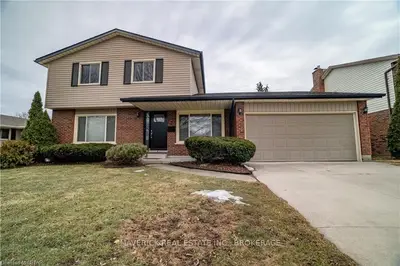7 PAMELA Crescent, Chatham-Kent, ON N7L 4S4