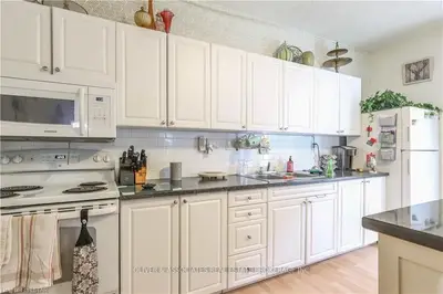 517 HAMILTON Road, London East, ON N5Z 1S3