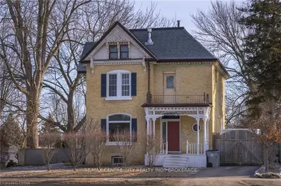 243 CARADOC Street S, Strathroy-Caradoc, ON N7G 2P3