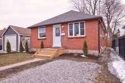 26 STERLING Street, London East, ON N5Y 1Y5