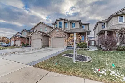 2214 CORONATION Drive, London North, ON N6G 0B9