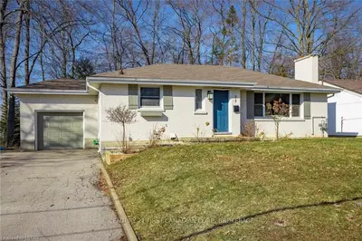 319 RIDGEWOOD Crescent, London South, ON N6J 3G8