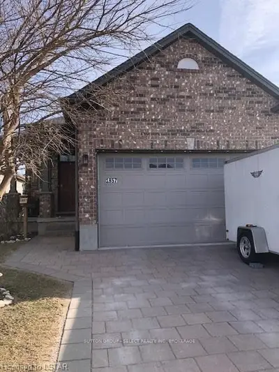 1857 CHERRYWOOD Trail, London North, ON N6H 0E2