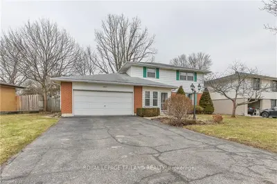 1057 WEMBLEY Road, London North, ON N6H 3X5