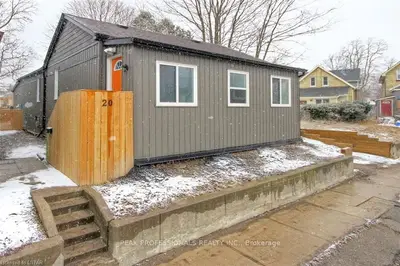 20 WHARNCLIFFE Road S, London South, ON N6J 2J4
