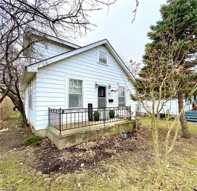 39 FORBES Street, London South, ON N6J 1L4