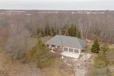 6484 GLENDON Drive, Southwest Middlesex, ON N0L 1T0