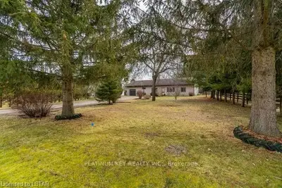 21761 ADELAIDE Road, Strathroy-Caradoc, ON N0L 1W0
