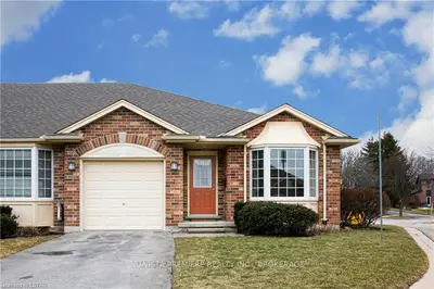 1625 ATTAWANDARON Road 1, London North, ON N6G 3M5