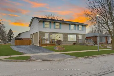 811 DUNDALK Drive, London South, ON N6C 3V4