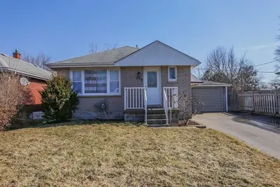 190 Hale Street, London East, On N5w 1e8