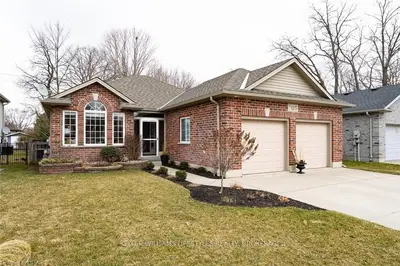 125 RIDGE Street, Strathroy-Caradoc, ON N7G 4K2