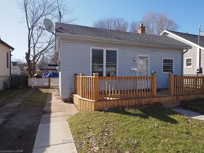 35 MACKAY Avenue, London South, ON N6J 2V1