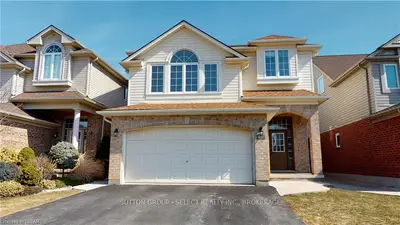1878 GOUGH Avenue, London North, ON N5X 4P8
