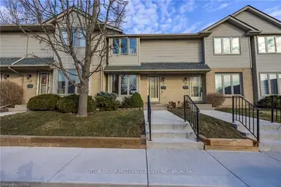 1290 Bentley Drive 15, London East, ON N5V 4M3