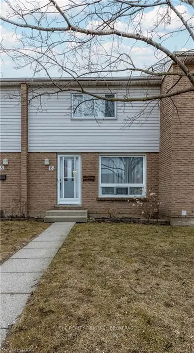 1775 CULVER Crescent 6, London East, ON N5V 3H6