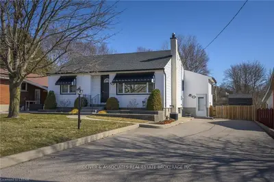 316 BRIARHILL Avenue, London East, ON N5Y 1N8