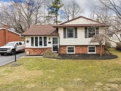78 TRILLIUM Crescent, London East, ON N5Y 4T4