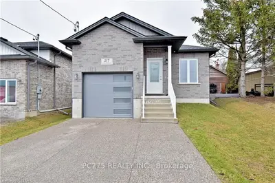 217 Carnegie Street, Ingersoll, On N5c 1l1